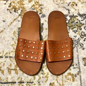 Beek Lovebird Studded Sandals in Tan